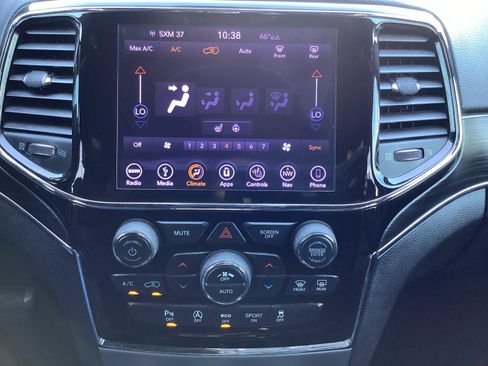 Used 2019 Jeep Grand Cherokee Limited image 23