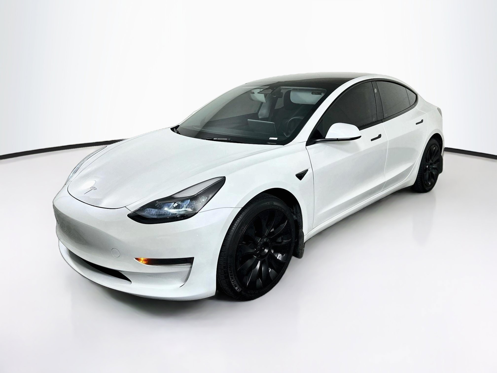 Used 2023 Tesla Model 3 Standard Range RWD image 3