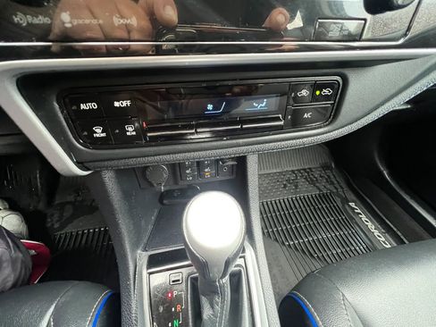 Used 2019 Toyota Corolla XSE FWD image 22