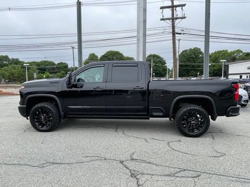Used 2025 Chevrolet Silverado 3500 High Country w/ High Country Premium Package AWD/4WD image 11