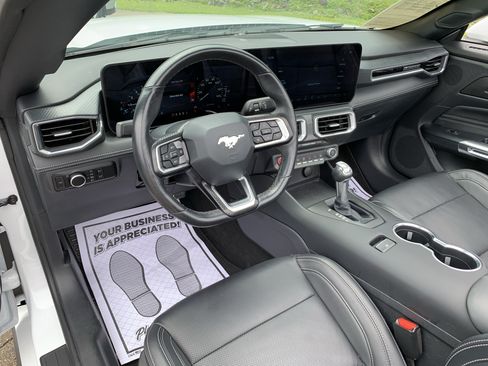 Used 2025 Ford Mustang Premium RWD image 22