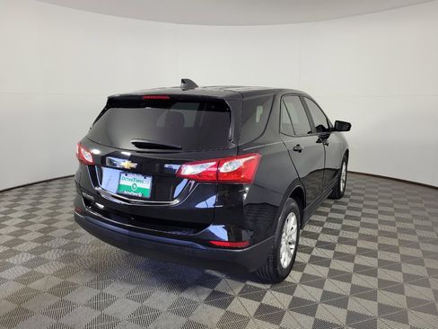 Used 2020 Chevrolet Equinox LS w/ LS Convenience Package FWD image 9
