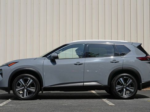 Used 2024 Nissan Rogue SL AWD/4WD image 8