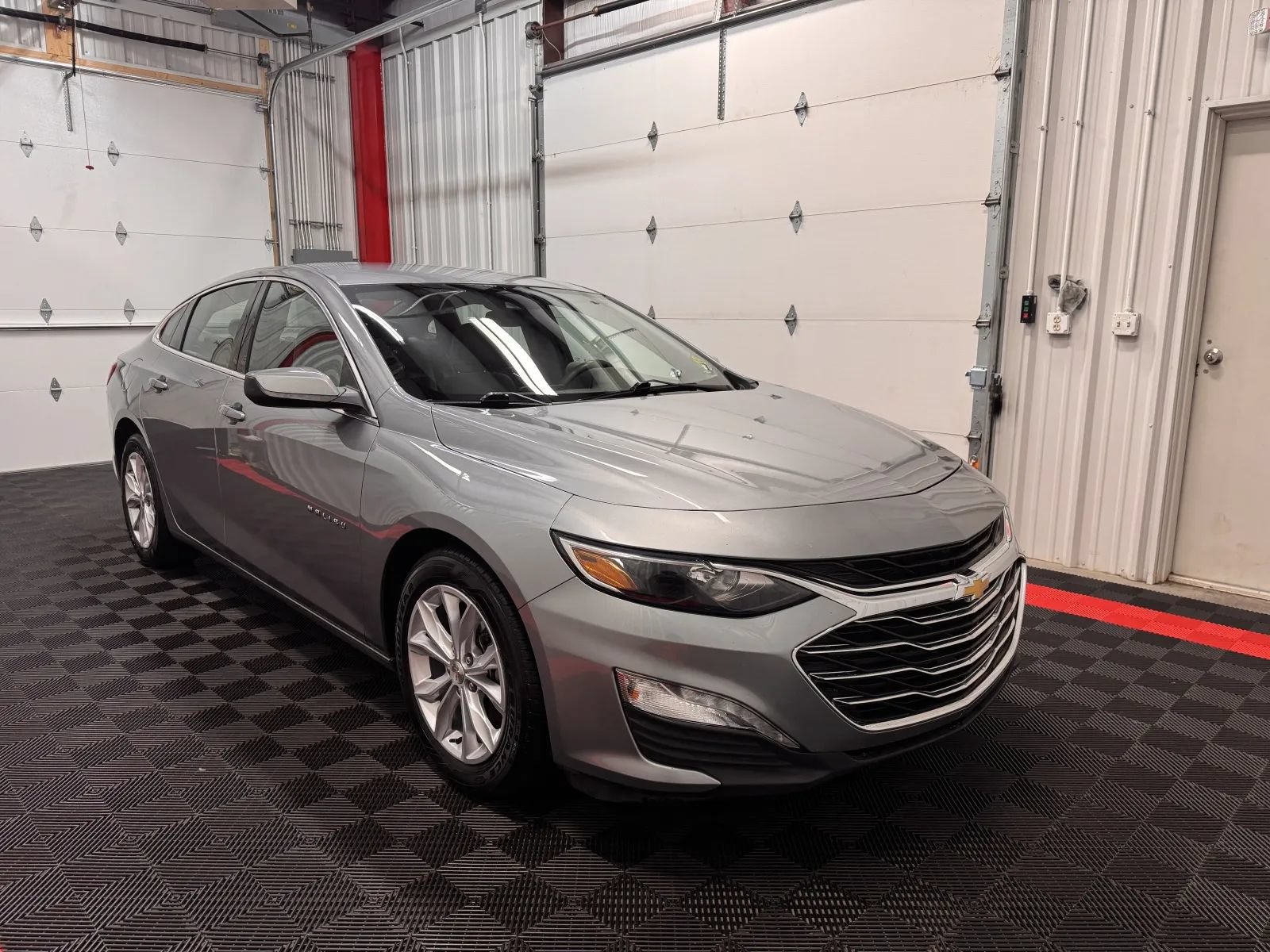 Used 2023 Chevrolet Malibu LT FWD image 5