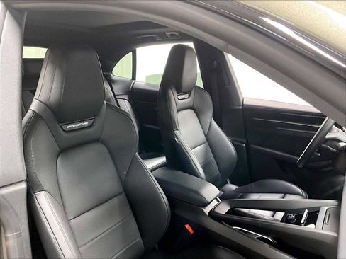 Used 2025 Porsche Macan 4 Electric image 30