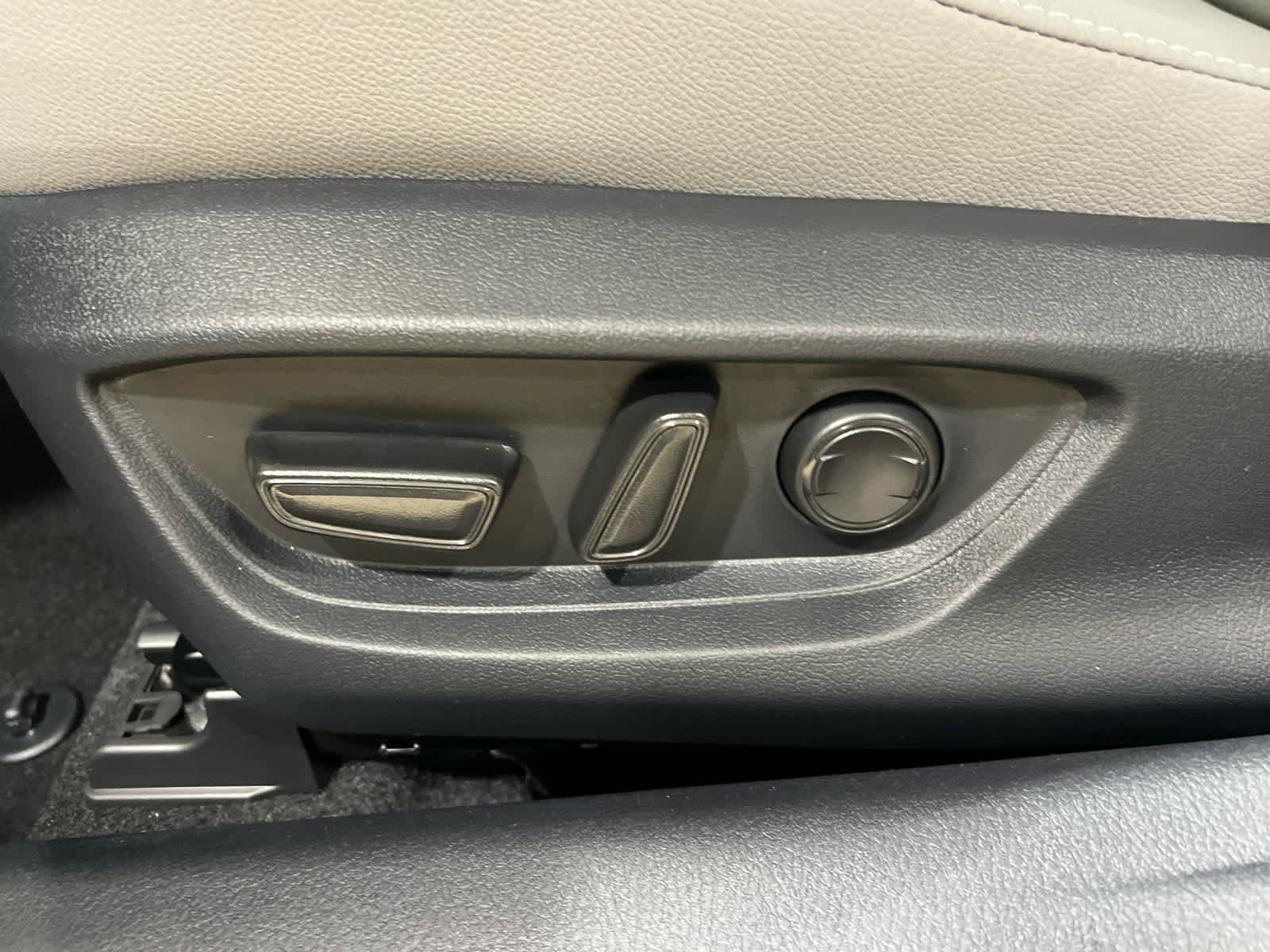 New 2026 Toyota Camry SE w/ Convenience Package FWD image 13