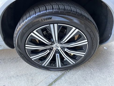 Certified 2025 Volvo XC90 B5 Core image 5