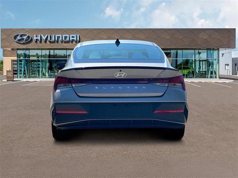 Used 2025 Hyundai Elantra Sport FWD image 6