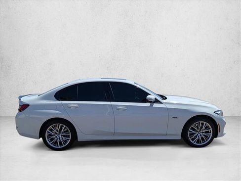 Used 2023 BMW 330e w/ Driving Assistance Package RWD image 4