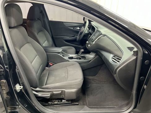 Used 2017 Chevrolet Malibu LT FWD image 21