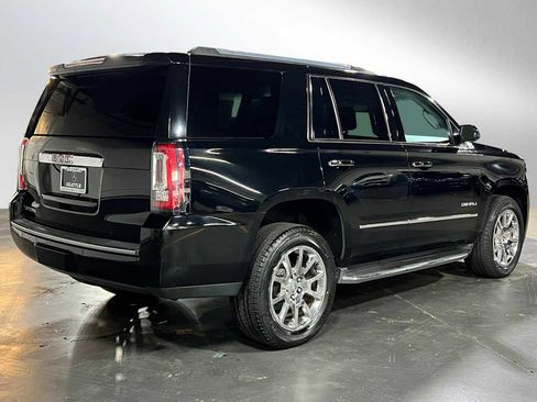 Used 2017 GMC Yukon Denali image 3