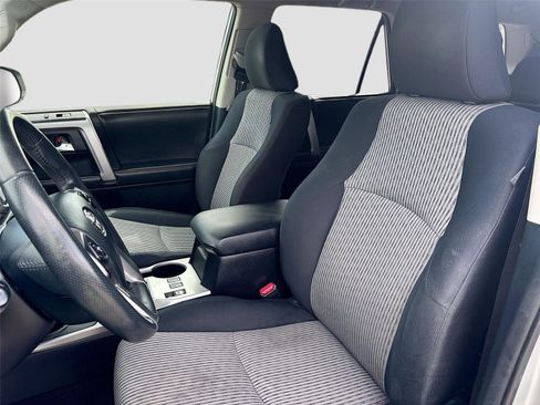 Used 2014 Toyota 4Runner SR5 image 20