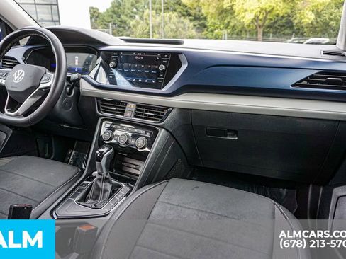 Used 2024 Volkswagen Taos SE image 23