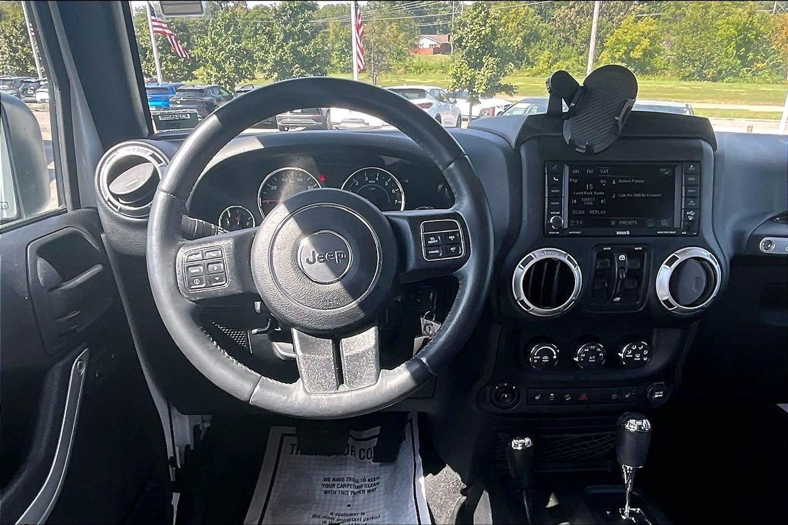 Used 2016 Jeep Wrangler Unlimited Sahara w/ Connectivity Group AWD/4WD image 5