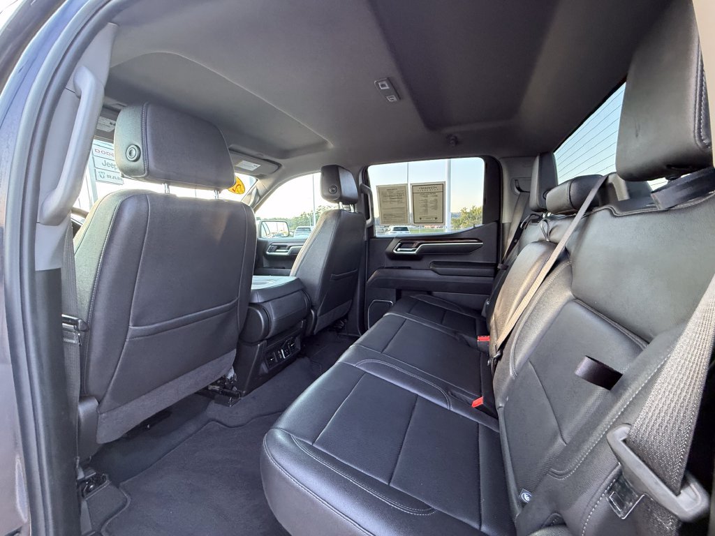 Used 2025 GMC Sierra 1500 SLT AWD/4WD image 23