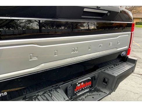 Used 2022 Ford F350 Limited image 9