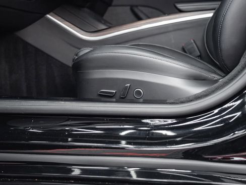 Used 2021 Tesla Model S Plaid image 35