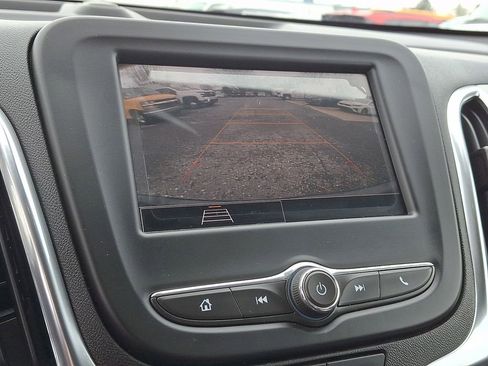 Used 2024 Chevrolet Equinox LS FWD image 17