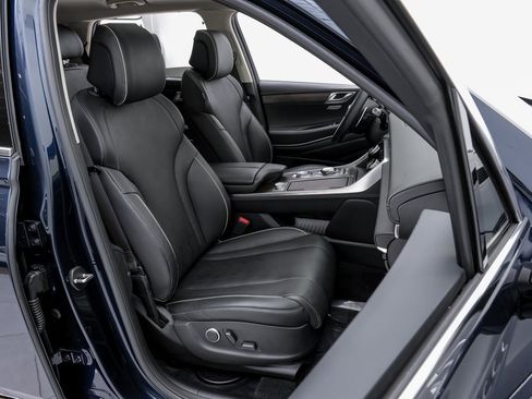 Used 2024 Genesis GV80 3.5T w/ Advanced Package image 36