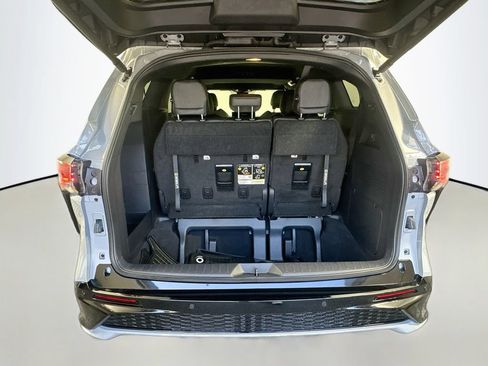 Certified 2026 Toyota Sienna XSE FWD image 28