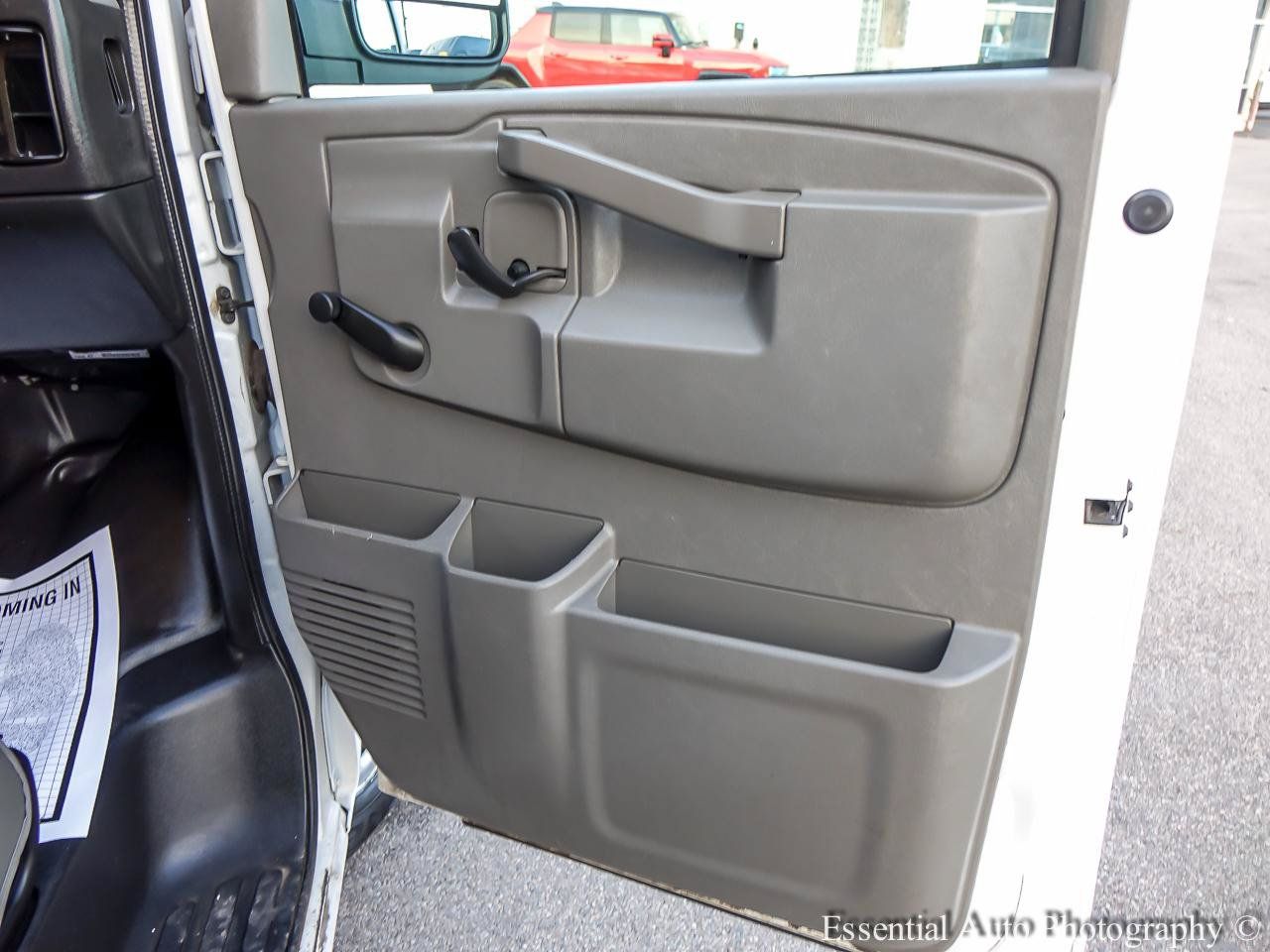 Used 2020 Chevrolet Express 3500 RWD image 16