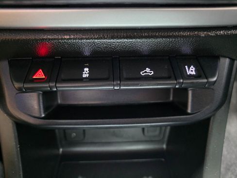 Used 2018 Chevrolet Colorado LT w/ Safety Package AWD/4WD image 32