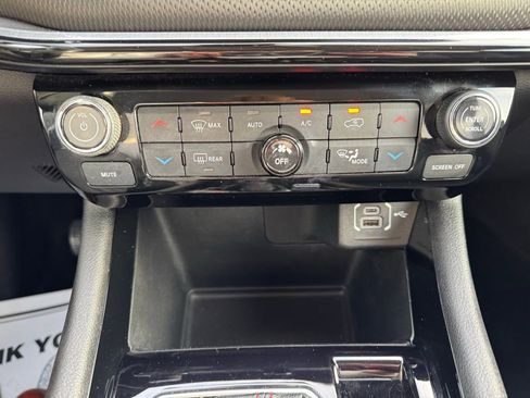 Used 2022 Jeep Compass Trailhawk w/ Trailhawk Elite Group image 18