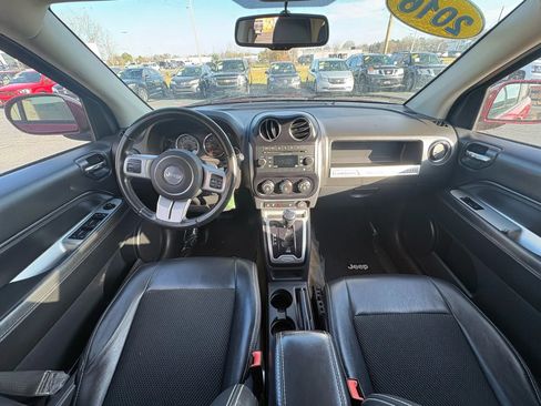 Used 2016 Jeep Compass Latitude AWD/4WD image 12