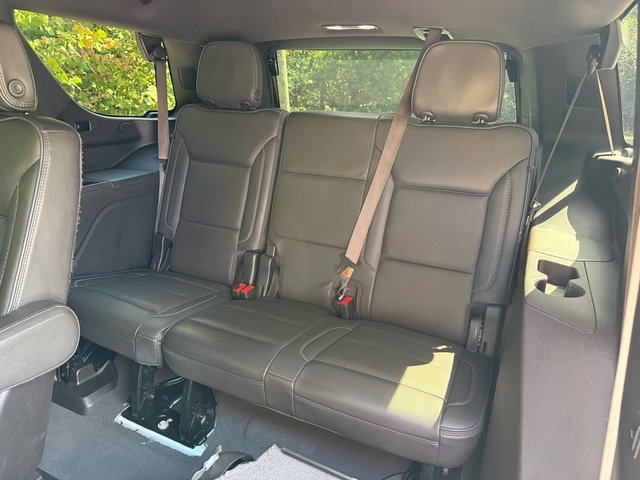 Used 2023 GMC Yukon Denali RWD image 17