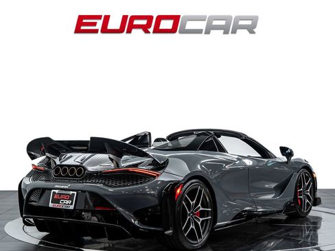 Used 2022 McLaren 765LT RWD image 6