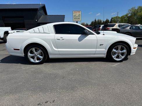 Used 2006 Ford Mustang GT RWD image 2