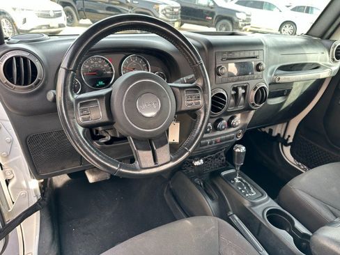Used 2018 Jeep Wrangler Sport AWD/4WD image 15