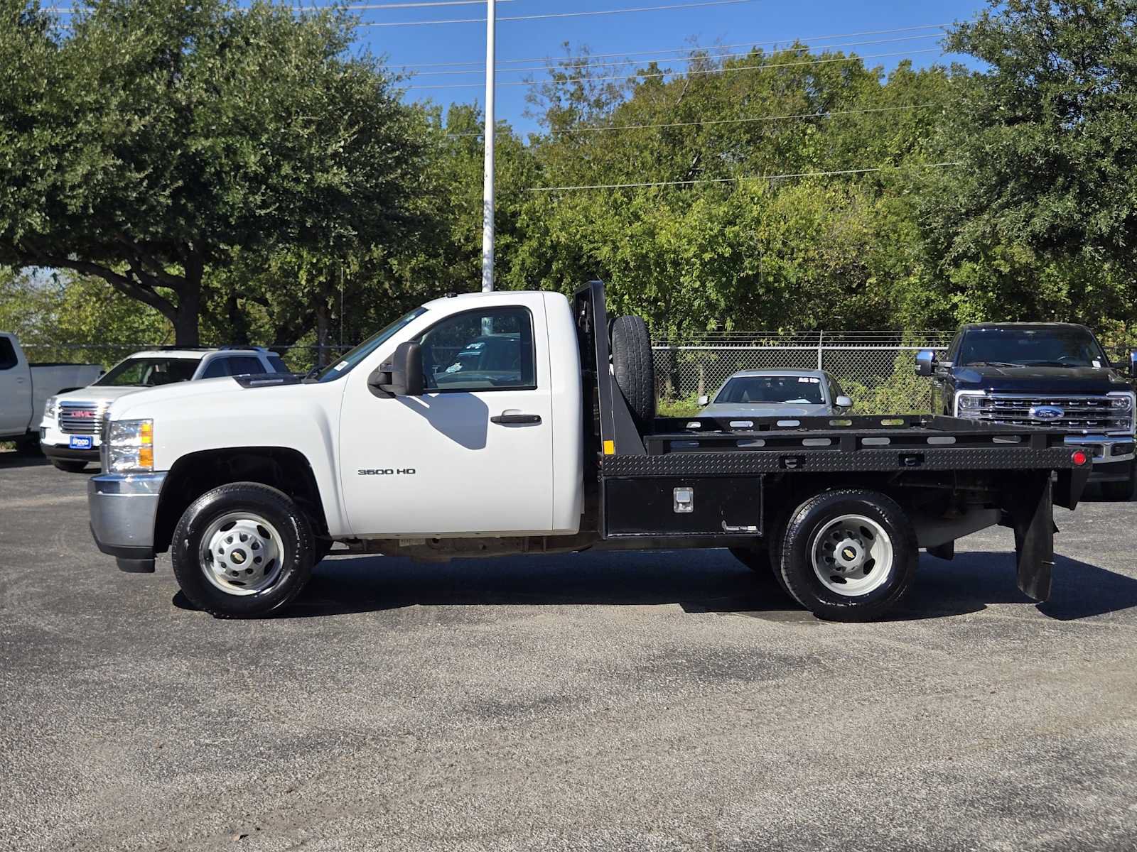 Used 2011 Chevrolet Silverado 3500 W/T RWD image 4