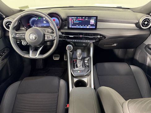 Used 2025 Alfa Romeo Tonale AWD/4WD image 14