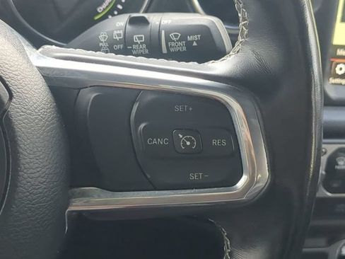 Used 2022 Jeep Wrangler Unlimited Sahara w/ Cold Weather Group AWD/4WD image 29