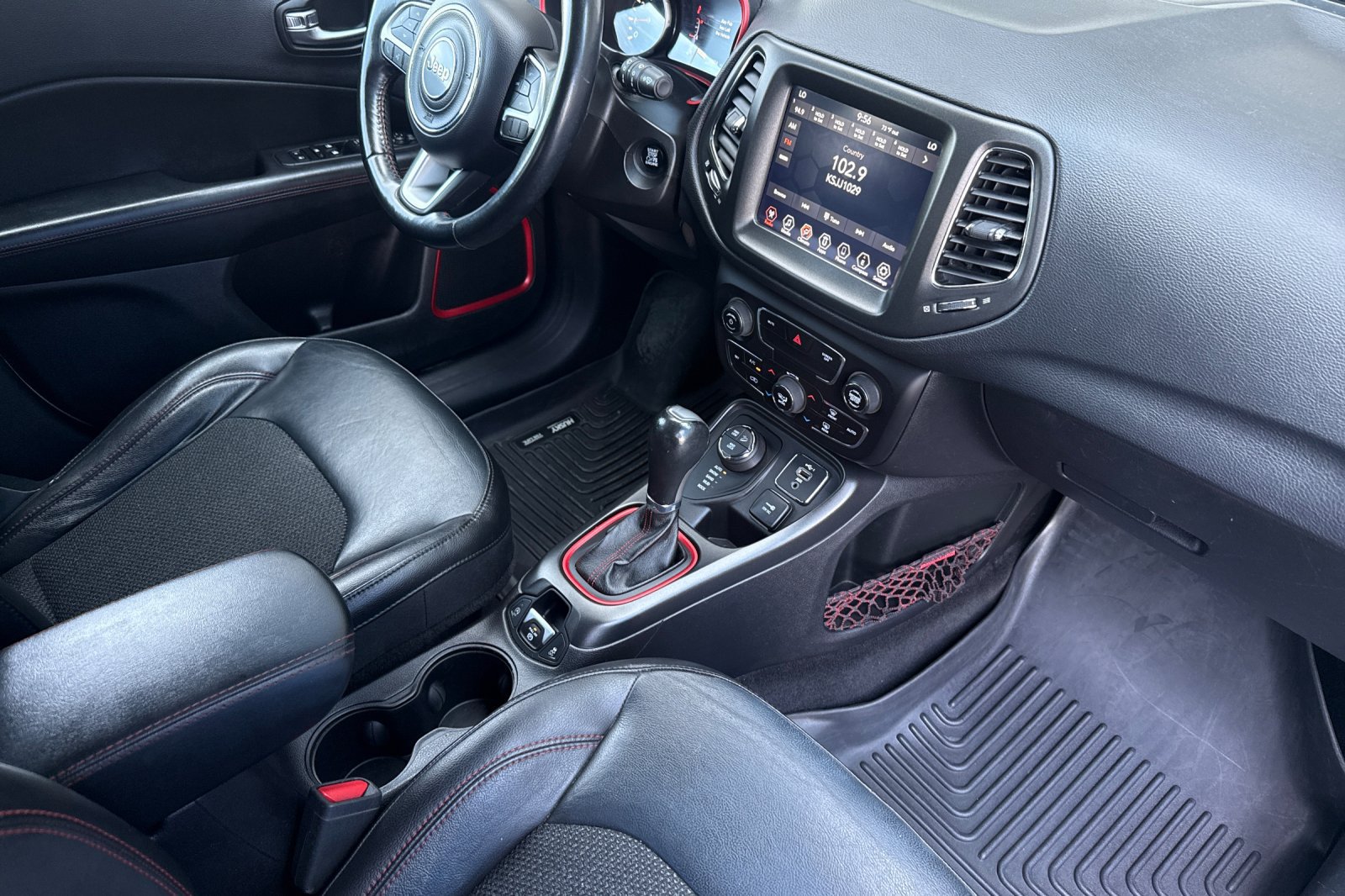 Used 2019 Jeep Compass Trailhawk AWD/4WD image 18