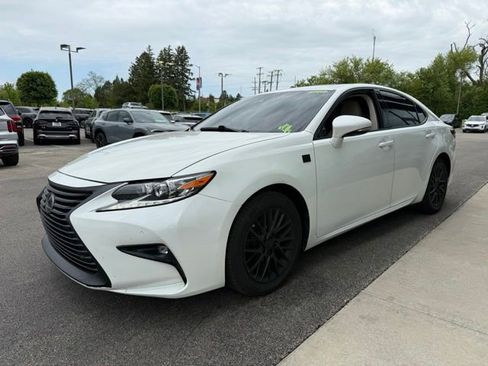 Used 2016 Lexus ES 350 w/ Luxury Package w/Wood Trim FWD image 4