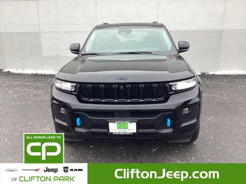 Used 2023 Jeep Grand Cherokee 30th Anniversary image 2