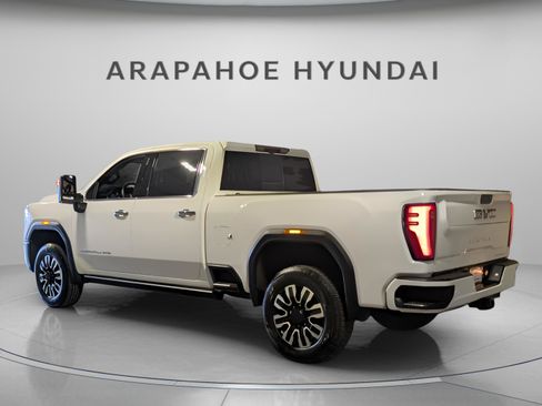 Used 2024 GMC Sierra 3500 Denali Ultimate AWD/4WD image 3