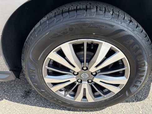 Used 2020 Nissan Pathfinder SV AWD/4WD image 11
