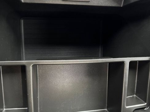 Certified 2024 Chevrolet Suburban Z71 w/ Luxury Package image 27