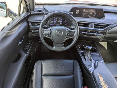 Used 2020 Lexus UX 200 image 17