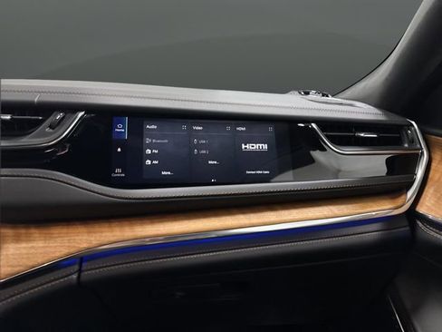 Used 2025 Jeep Grand Cherokee Summit w/ Obsidian Package image 28