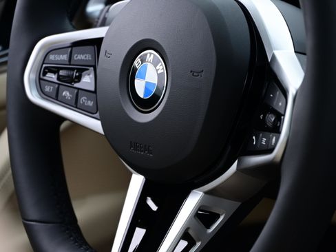 Used 2025 BMW 430i Coupe w/ M Sport Package image 22