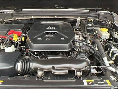 Used 2021 Jeep Wrangler Unlimited Sahara image 14