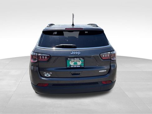 Used 2022 Jeep Compass Latitude w/ Convenience Group AWD/4WD image 4