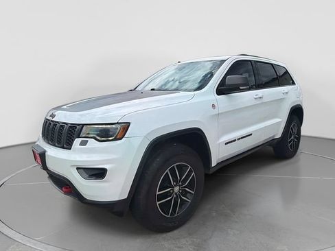 Used 2017 Jeep Grand Cherokee Trailhawk w/ Trailhawk Luxury Group AWD/4WD image 8
