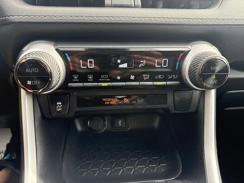 Certified 2022 Toyota RAV4 LE AWD/4WD image 14