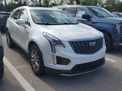 Certified 2023 Cadillac XT5 Premium Luxury w/ Technology Package FWD image 3
