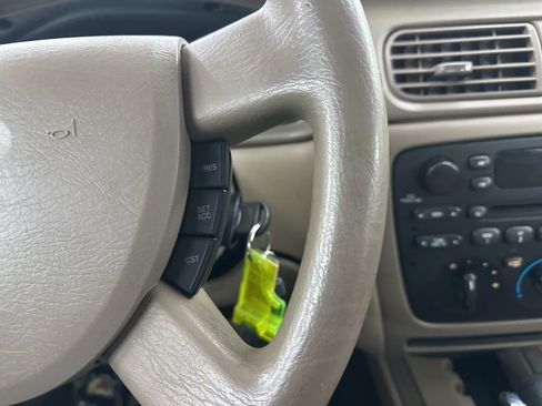 Used 2004 Ford Taurus SES image 34